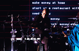 Drummer Massive Attack bei Show im Tempodrom Berlin